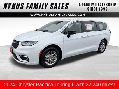 Used 2024 Chrysler Pacifica Touring-L
