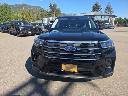 Certified 2025 Ford Explorer Active AWD/4WD image 3