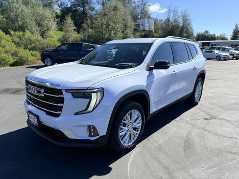 Used 2026 GMC Acadia Elevation w/ Elevation Premium Package AWD/4WD image 1