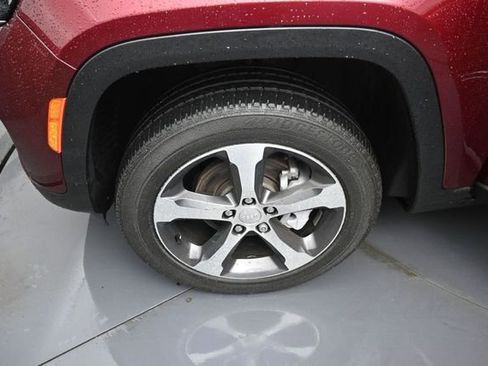 Used 2023 Jeep Grand Cherokee Limited AWD/4WD image 35