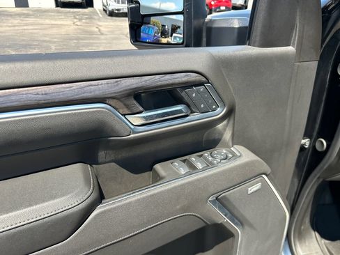 Used 2025 Chevrolet Silverado 2500 LTZ w/ LTZ Plus Package AWD/4WD image 17