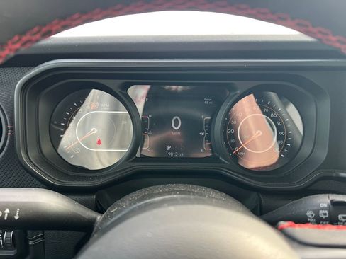 Used 2024 Jeep Wrangler Rubicon w/ Technology Group image 23