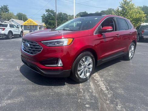 Used 2019 Ford Edge Titanium w/ Equipment Group 301A AWD/4WD image 2