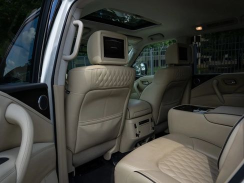Used 2019 INFINITI QX80 Luxe w/ 22" Wheel Package AWD/4WD image 13