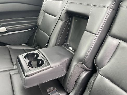 Certified 2022 Ford Explorer XLT w/ Equipment Group 202A image 29