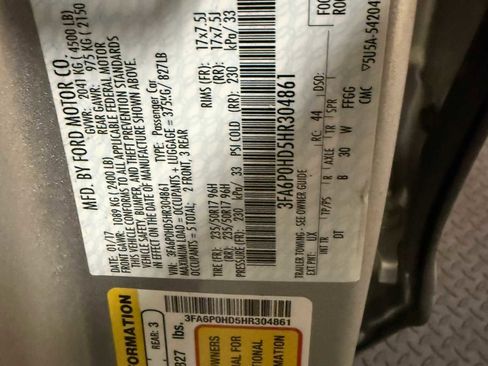 Used 2017 Ford Fusion SE w/ Fusion SE Technology Package image 38