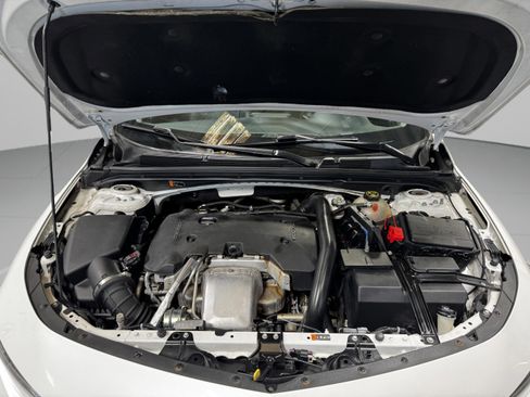 Used 2017 Chevrolet Malibu Premier FWD image 19
