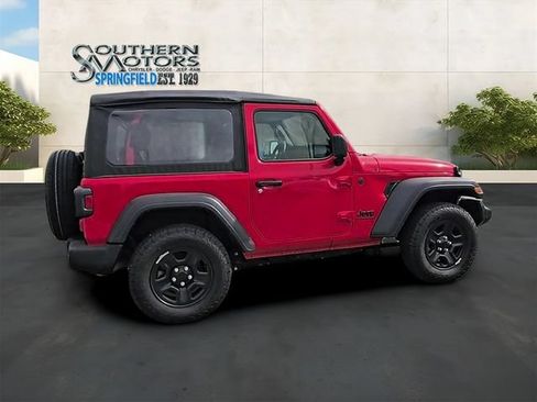 Used 2025 Jeep Wrangler Sport AWD/4WD image 31