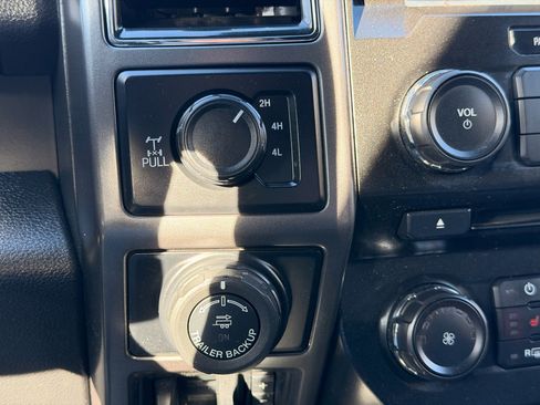 Used 2017 Ford F150 XLT w/ Equipment Group 302A Luxury image 28