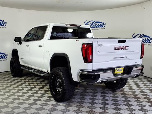 Used 2022 GMC Sierra 1500 SLT image 2