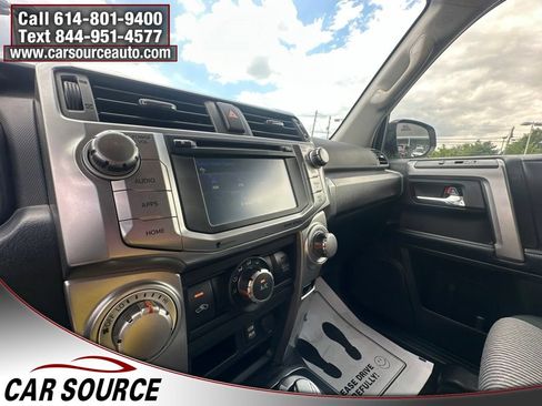 Used 2018 Toyota 4Runner SR5 AWD/4WD image 17