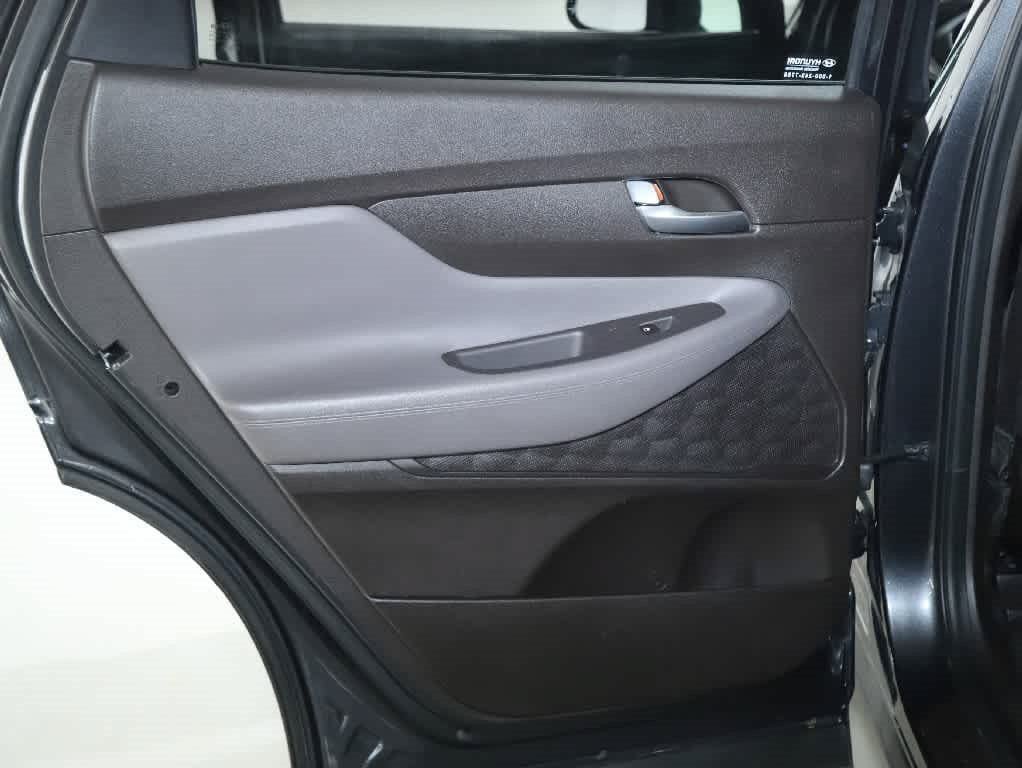 Used 2020 Hyundai Santa Fe SE FWD image 13
