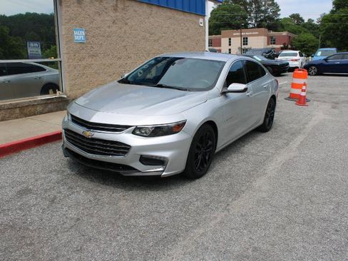 Used 2016 Chevrolet Malibu LT FWD image 3