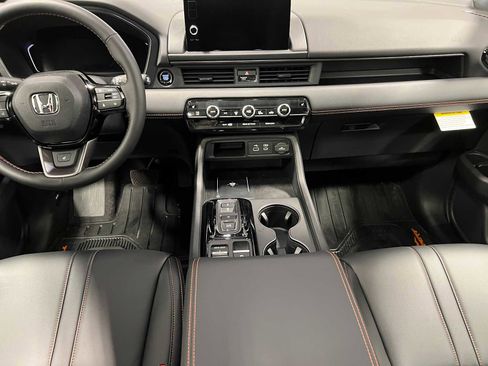 New 2025 Honda Pilot TrailSport image 15