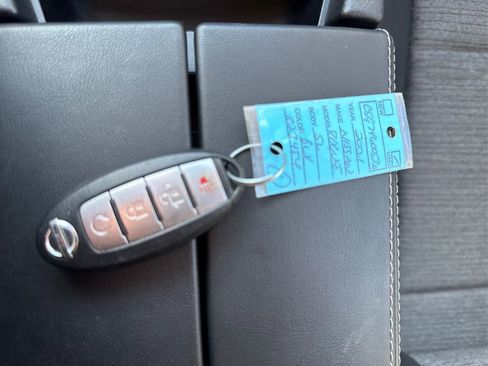 Used 2021 Nissan Rogue SV image 37