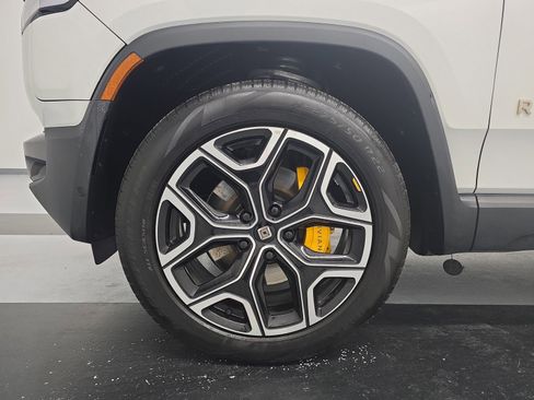 Used 2024 Rivian R1S Adventure AWD/4WD image 9