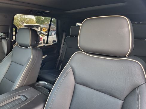 Used 2023 Chevrolet Tahoe Premier AWD/4WD image 16