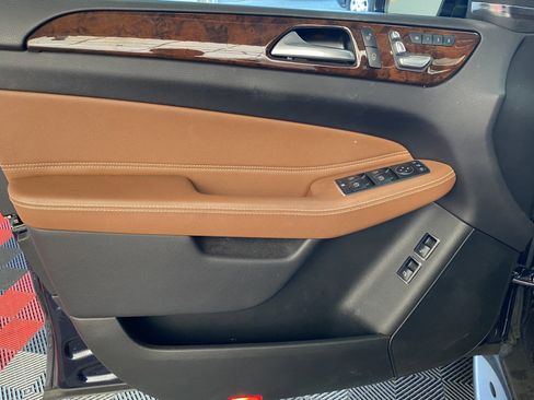 Used 2019 Mercedes-Benz GLS 450 4MATIC image 22