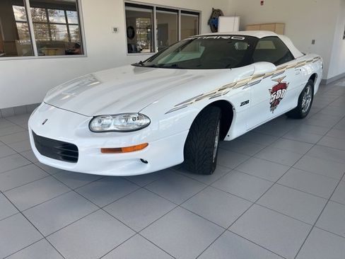 Used 1999 Chevrolet Camaro Z28 image 3