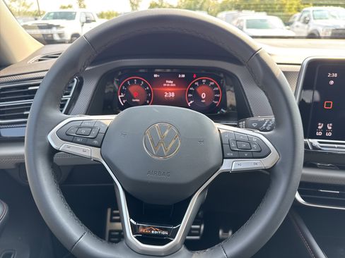 New 2026 Volkswagen Atlas Peak Edition image 14