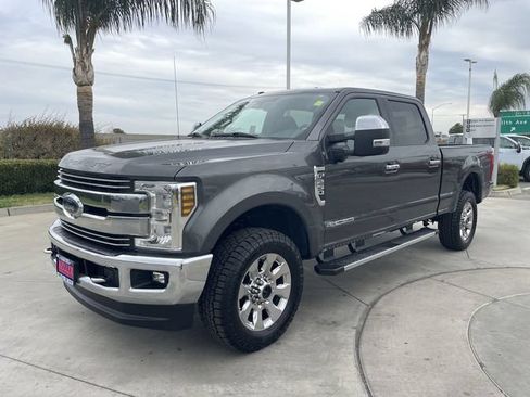 Used 2018 Ford F250 Lariat w/ Lariat Ultimate Package AWD/4WD image 4