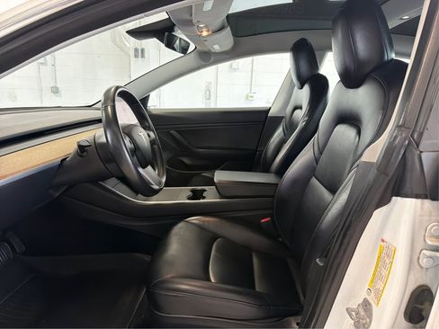 Used 2019 Tesla Model 3 Mid Range RWD image 9