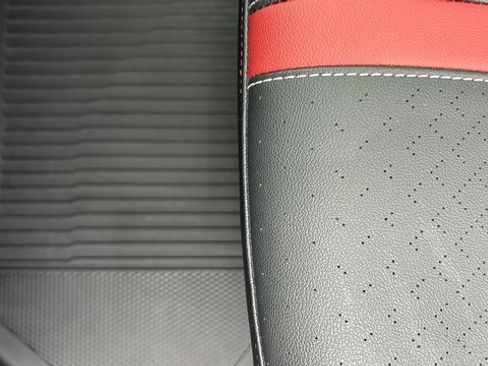 Certified 2024 Chevrolet Traverse RS w/ LPO, Floor Liner Package image 38