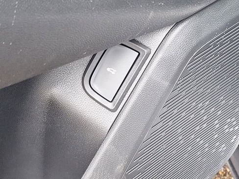 New 2026 Chevrolet Equinox LT w/ Convenience Package II image 24