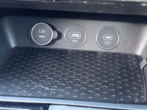 Used 2026 Genesis G70 2.5T RWD image 30