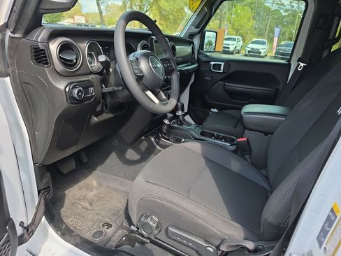 Used 2023 Jeep Wrangler Sport S image 11