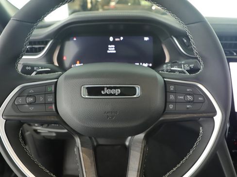 New 2025 Jeep Grand Cherokee L Limited w/ Luxury Tech Group II image 19