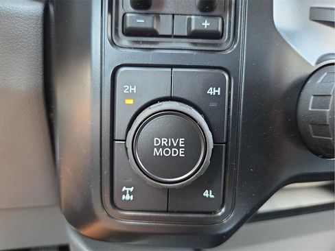 New 2025 Ford F250 XLT w/ FX4 Off-Road Package image 15
