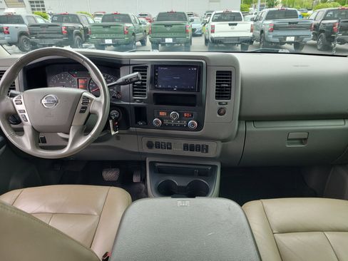 Used 2019 Nissan NV 3500 SL RWD image 12
