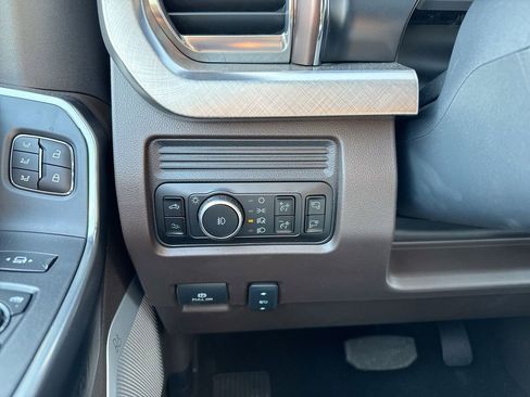 New 2025 Ford F250 King Ranch w/ Chrome Package image 22