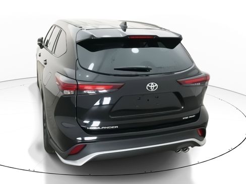 New 2026 Toyota Highlander XSE image 6