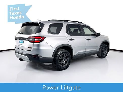 Certified 2024 Honda Pilot TrailSport image 8