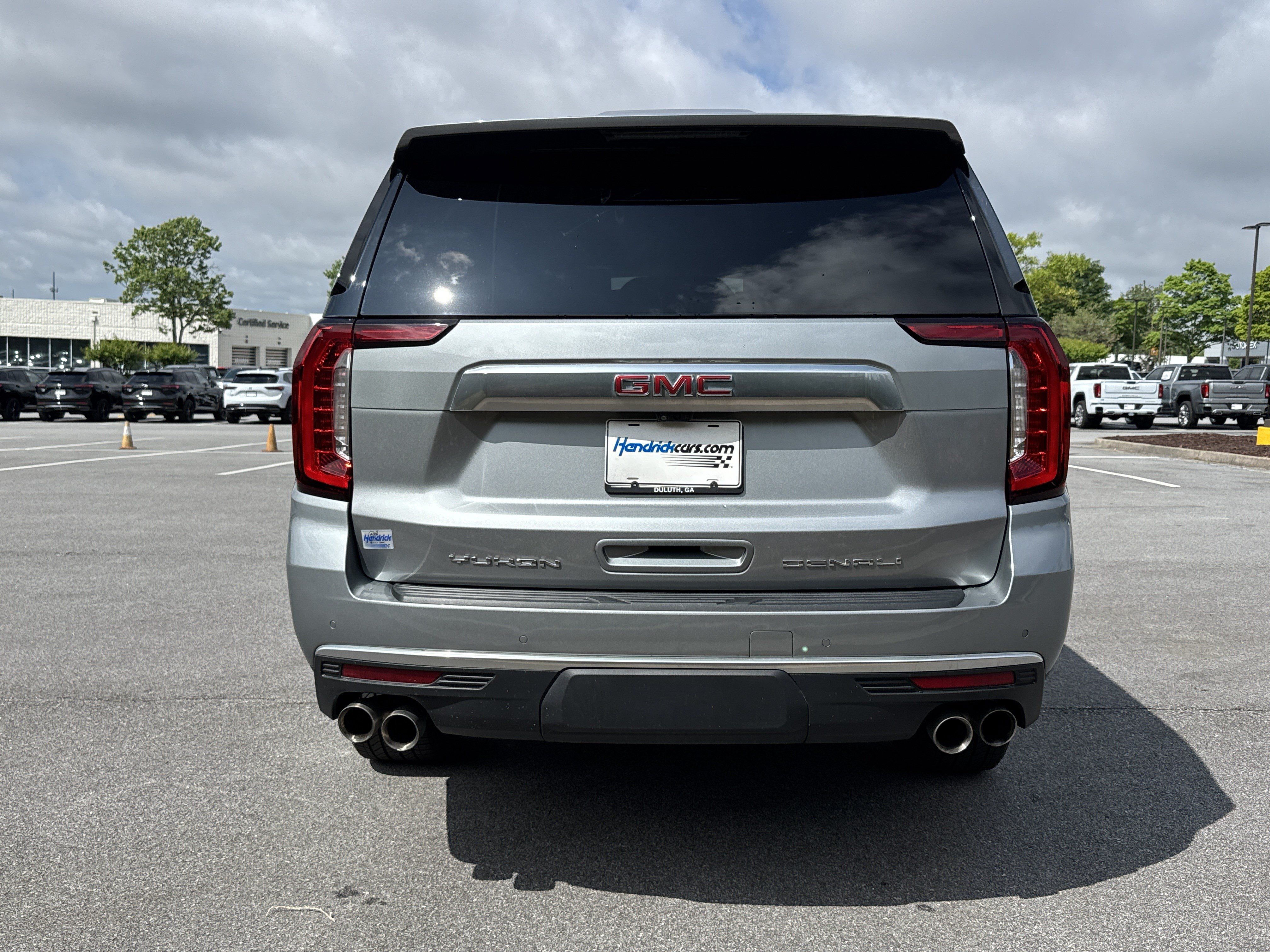 Used 2024 GMC Yukon XL Denali w/ Denali Reserve Package AWD/4WD image 9