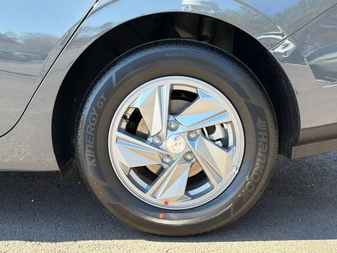 New 2026 Hyundai Elantra SE image 18