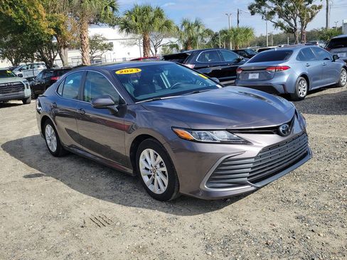 Used 2023 Toyota Camry LE image 2