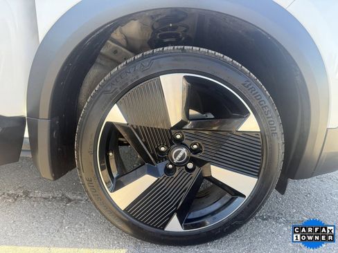 Certified 2025 Nissan Kicks SR image 10