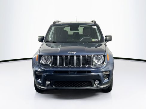 Used 2022 Jeep Renegade Latitude image 2
