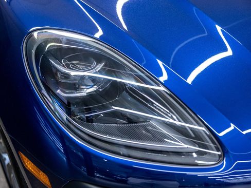 Certified 2026 Porsche Macan S AWD/4WD image 13