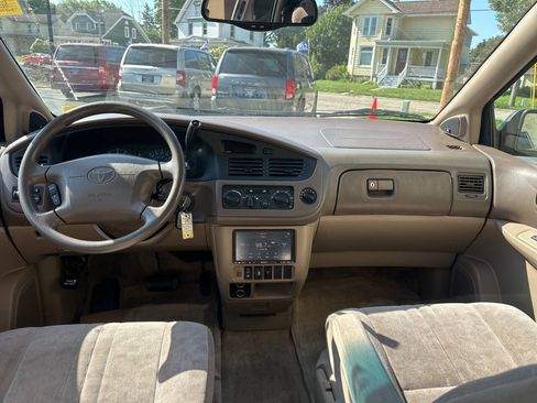 Used 2001 Toyota Sienna LE w/ LE Upgrade Pkg 2 FWD image 13