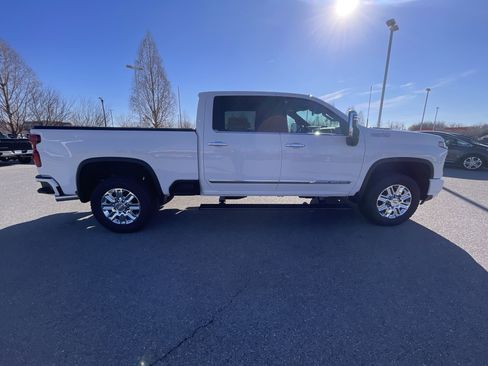 Certified 2024 Chevrolet Silverado 3500 High Country image 30