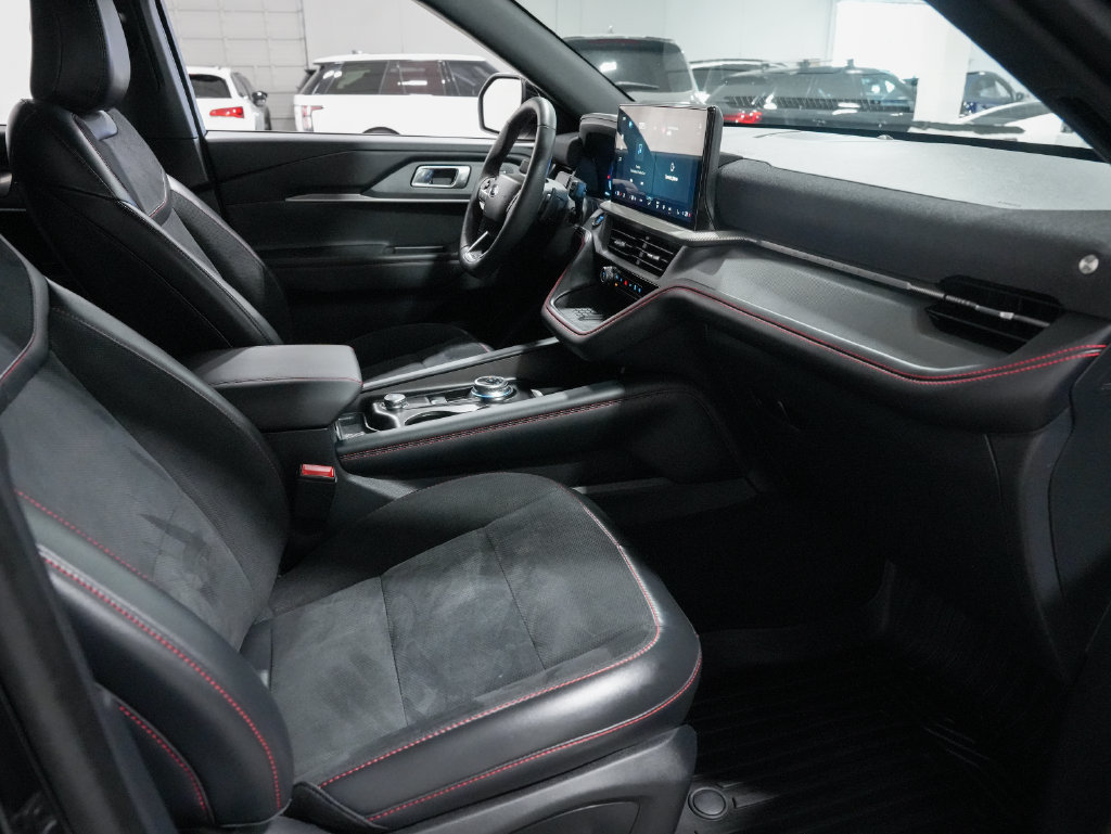 Used 2025 Ford Explorer ST AWD/4WD image 23