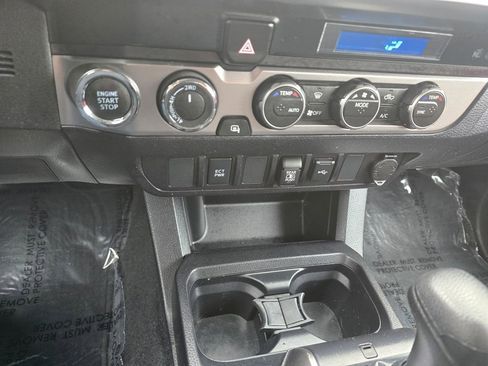 Certified 2023 Toyota Tacoma SR5 AWD/4WD image 22