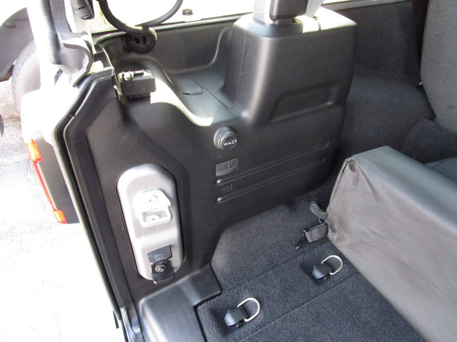 Used 2021 Jeep Wrangler Unlimited Sahara w/ Cold Weather Group AWD/4WD image 16