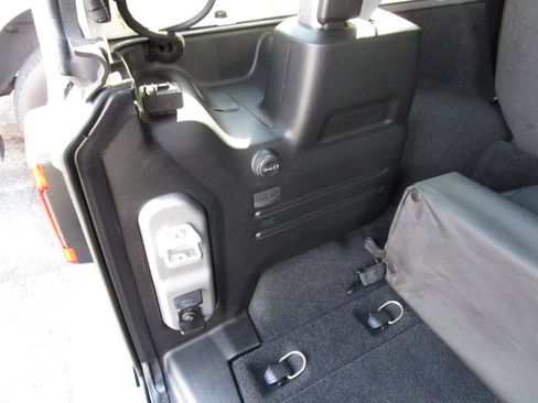 Used 2021 Jeep Wrangler Unlimited Sahara w/ Cold Weather Group image 16