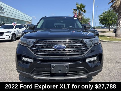 Used 2022 Ford Explorer XLT w/ Equipment Group 202A AWD/4WD image 2