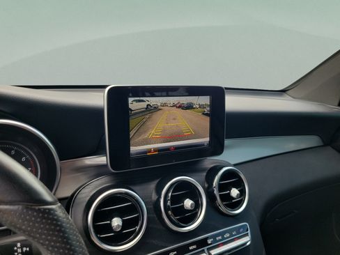 Used 2019 Mercedes-Benz GLC 300 image 18
